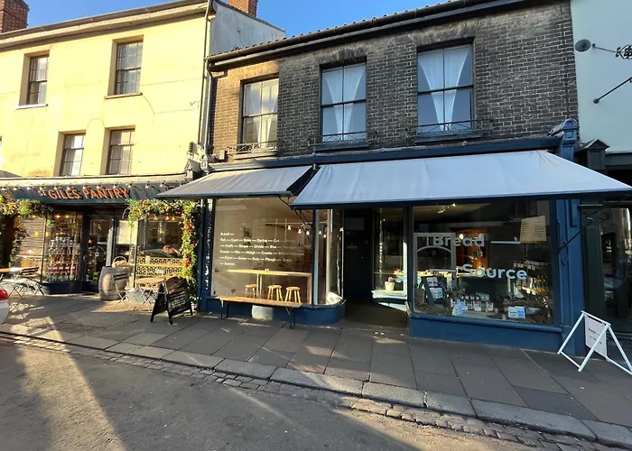 Charming 1 Bed Loft In 16C House In City Centre
