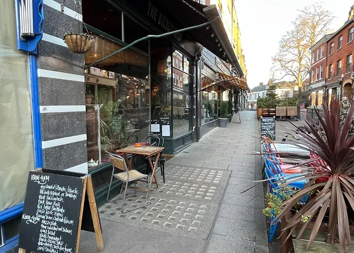 Charming 1 Bed Loft In 16C House In City Centre