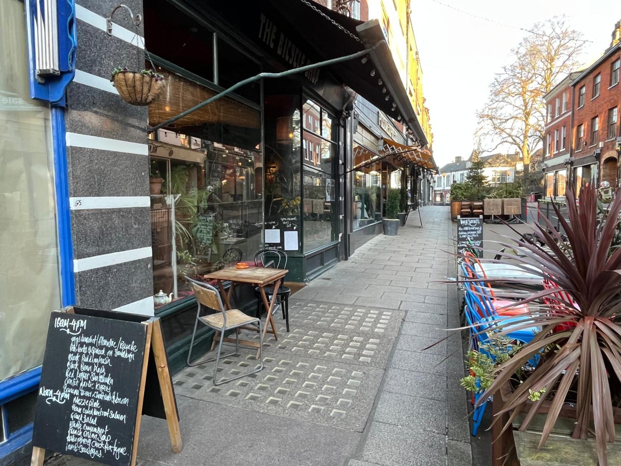 Charming 1 Bed Loft In 16c House In Centre *